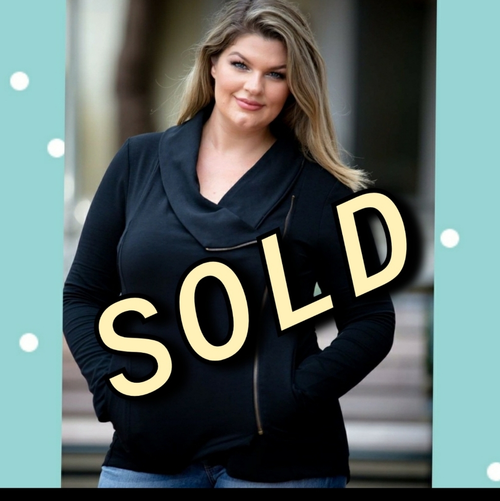 *SOLD* Multi wear cowl neck zip up *SOLD*